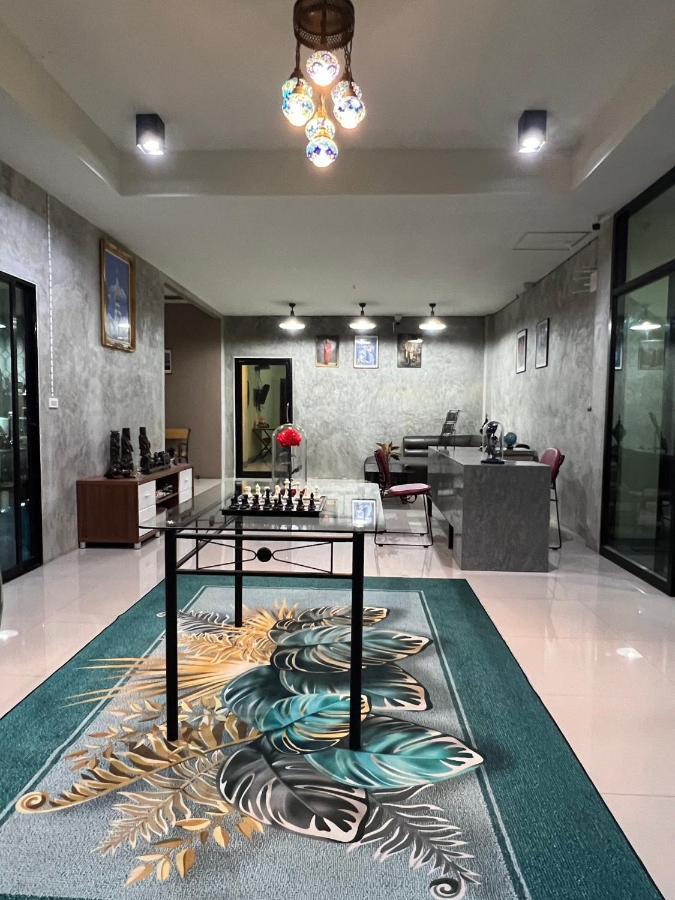 V Tharm Hotel Udon Thani Exterior photo