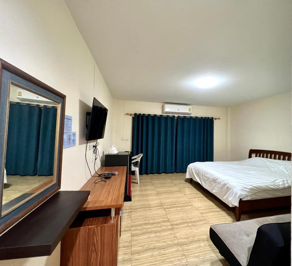 V Tharm Hotel Udon Thani Exterior photo