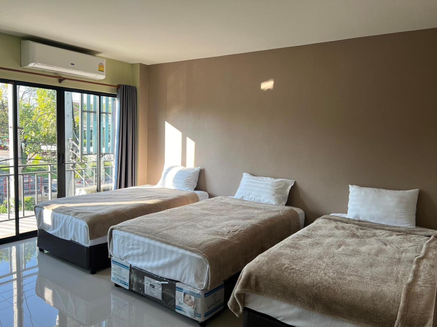 V Tharm Hotel Udon Thani Exterior photo